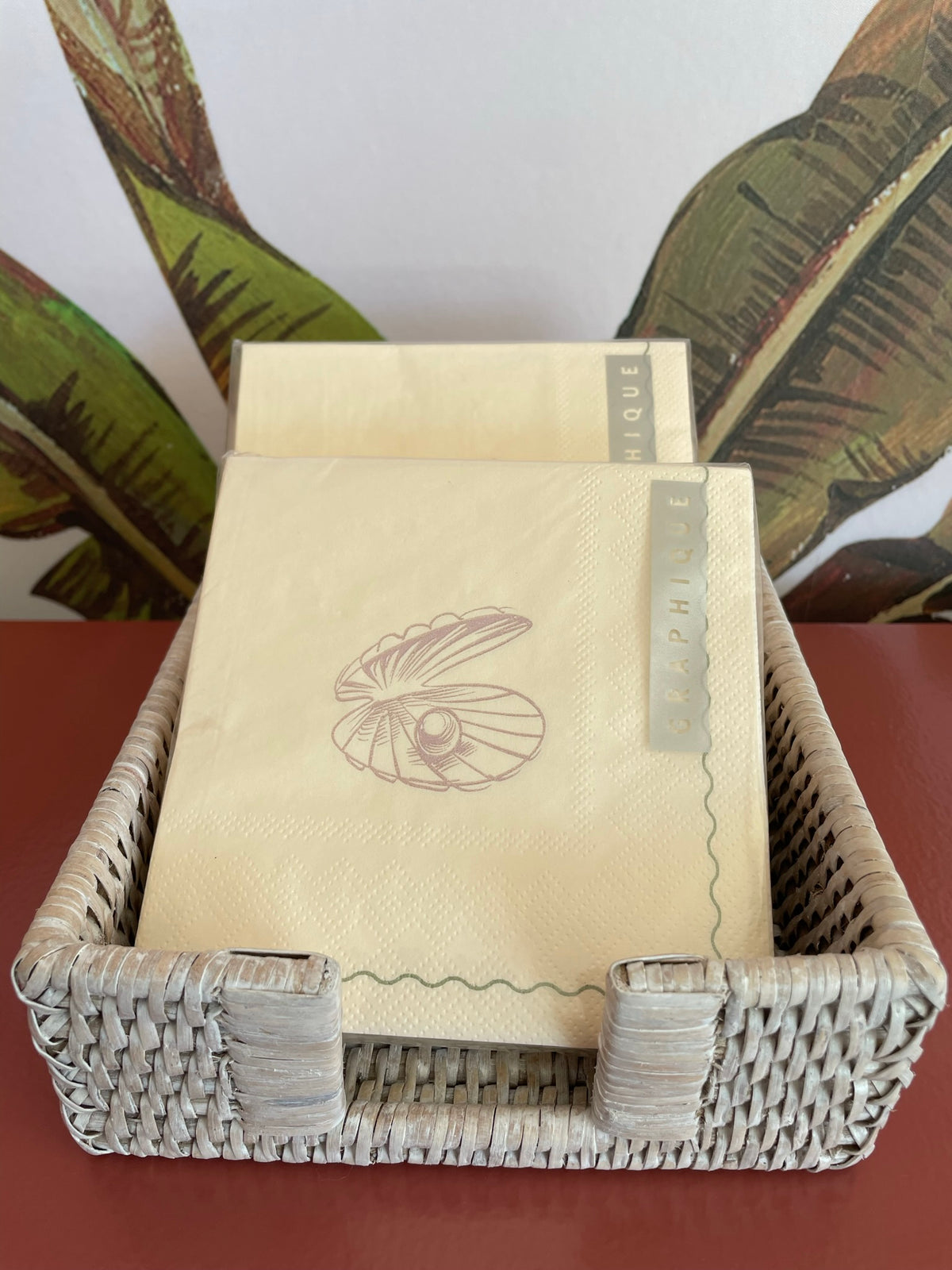 Clam Shell with Pearl Cocktail Napkins - Short