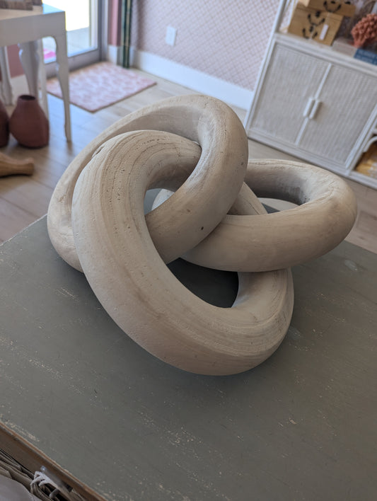 Oversized Looped Chain White Wood